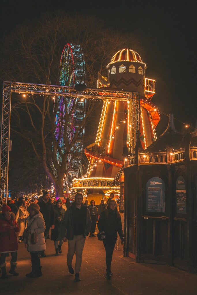 Christmas Market - Edinburgh | Mihiraa